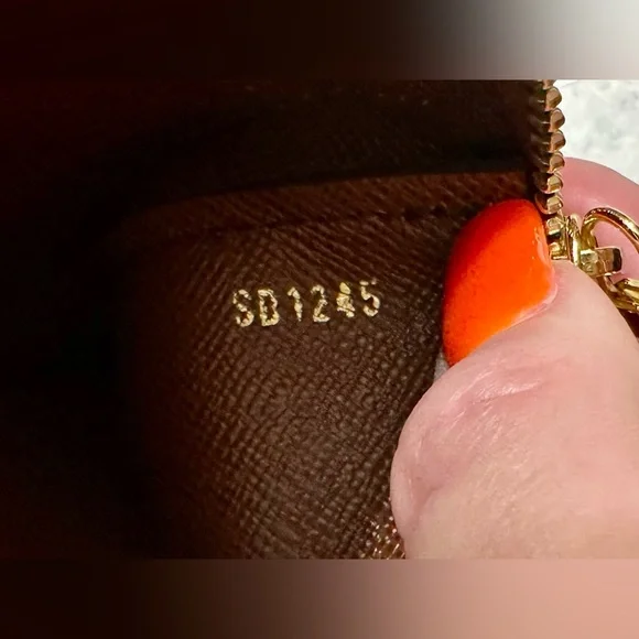 Louis Vuitton Key Pouch S - Picture 11 of 11